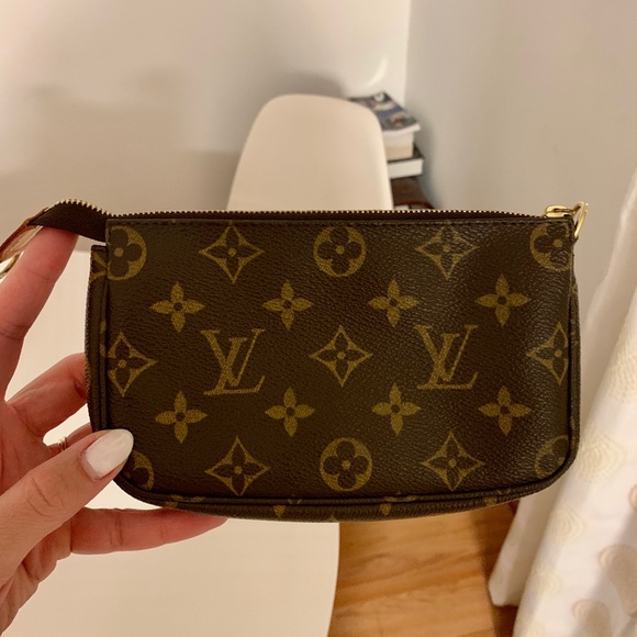 🔴SOLD🔴Louis Vuitton mini pochette✨ - Picture 8 of 8